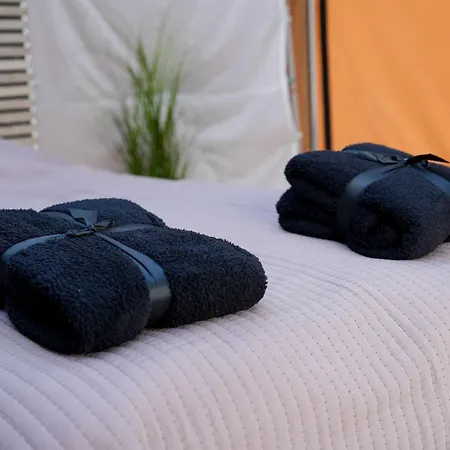 Quinzee Nupen - Pure & Private Retreat