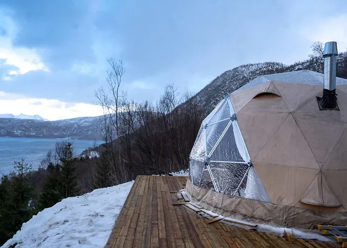 Quinzee Nupen - Pure & Private Retreat Glamping Kafjord (Finnmark)