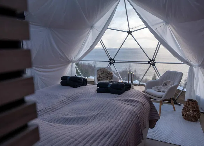 Quinzee Nupen - Pure & Private Retreat Glamping Kafjord (Finnmark)